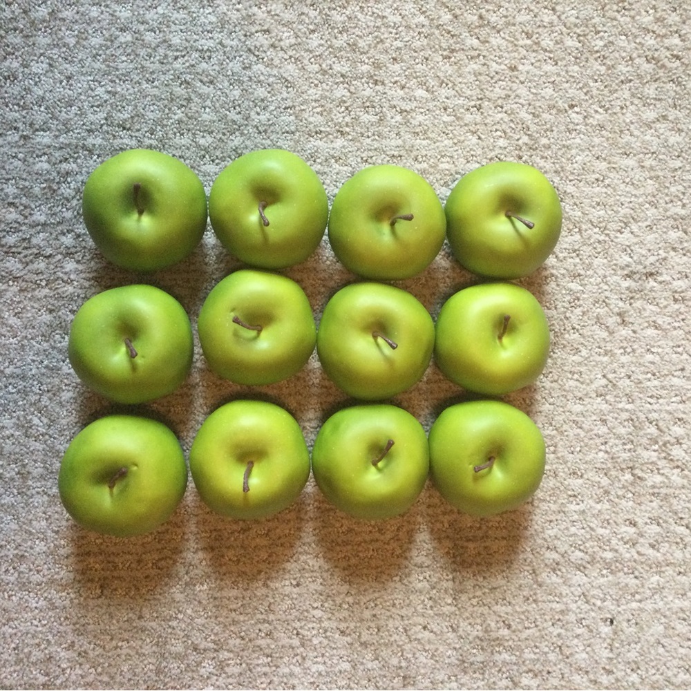 12 GREEN APPLES!  HOME DECORATION